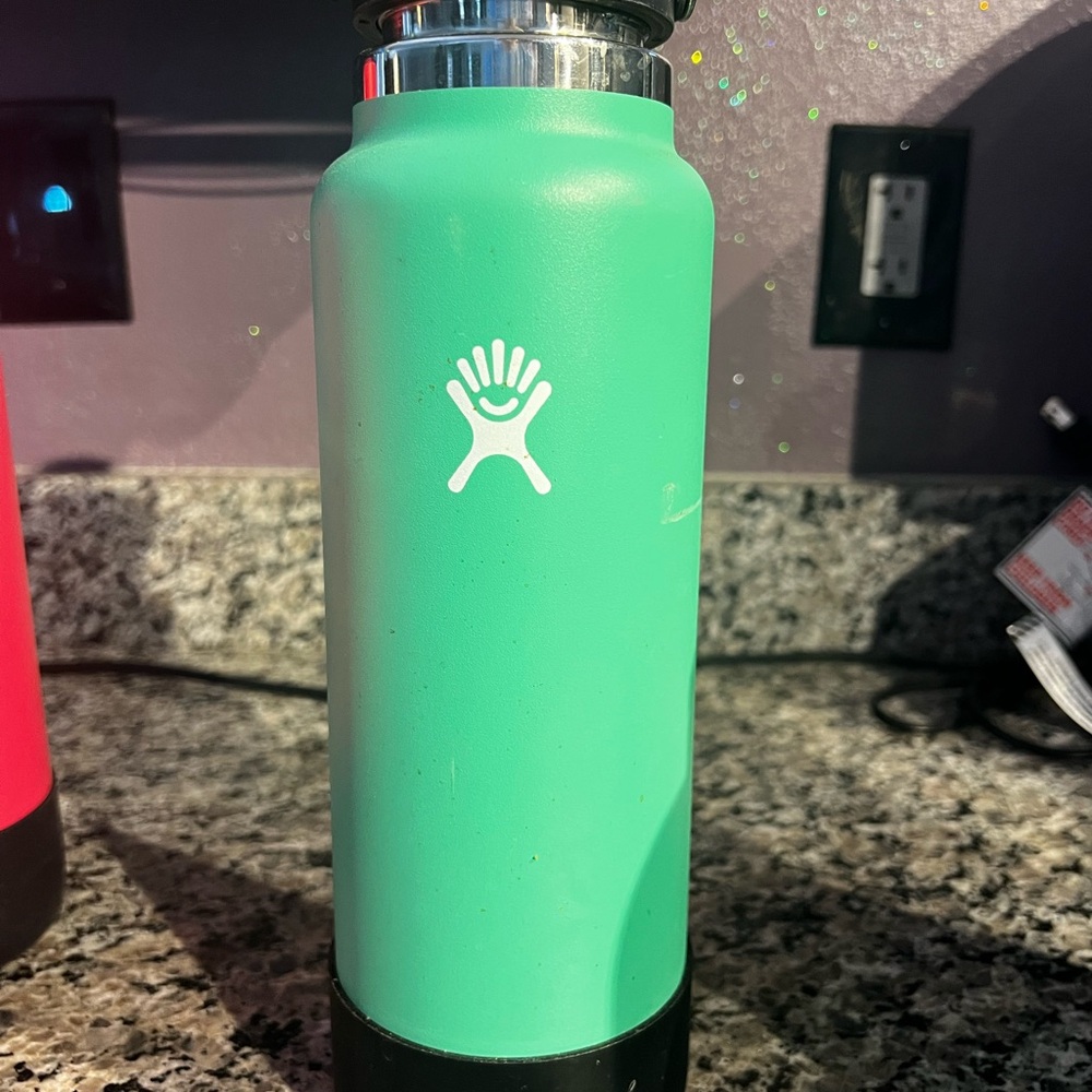 Hydroflask bundle - Picture 6 of 6